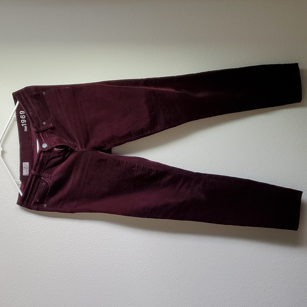 Gap Corduroy straight jean in burgundy